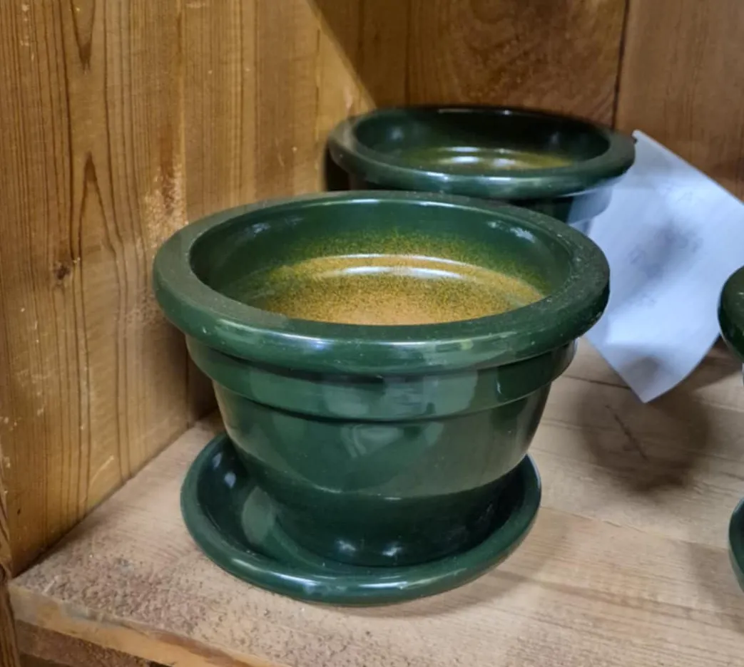 Mellan Kruka med fat